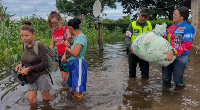 Crecidas de ríos Apure, Portuguesa y Orinoco siguen dejando damnificados en el país