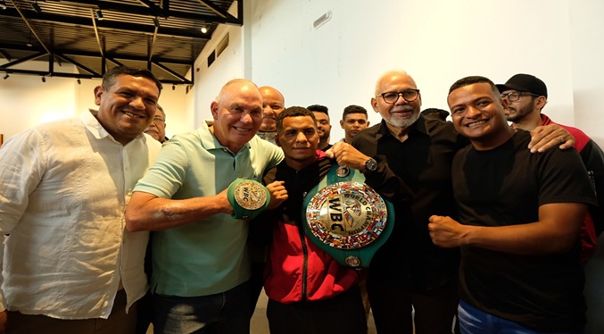 Di Martino junto a Carlos Cañizales: La defensa de ese título será apoteósica