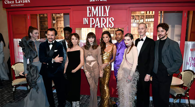 Tragedia en el rodaje de Emily en París: Muere el asistente de dirección