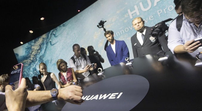 Un contrato público con la china Huawei enfrenta a Gobierno y oposición en España