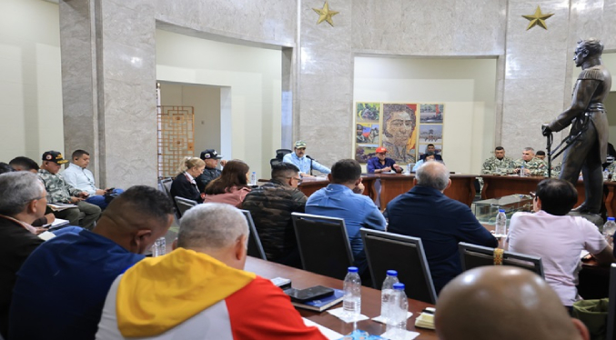 Maduro analiza planes estratégicos con alto mando político-militar-policial del país