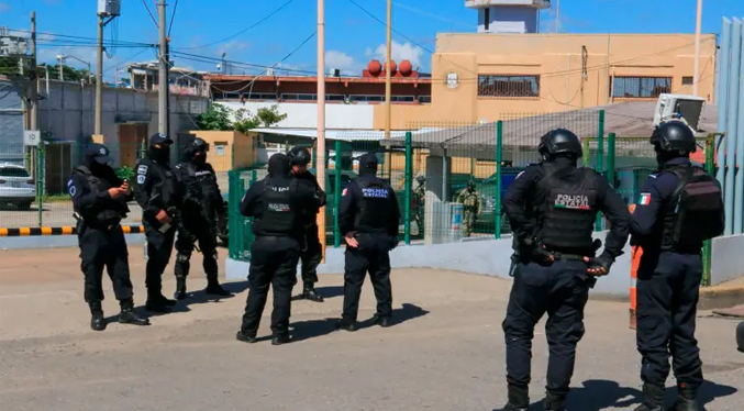 Motín en cárcel de México deja al menos siete reos muertos