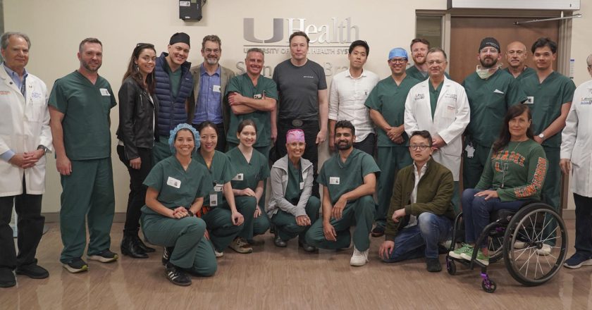 La mente como mando a distancia: Miami se suma al fenómeno Neuralink con chips cerebrales