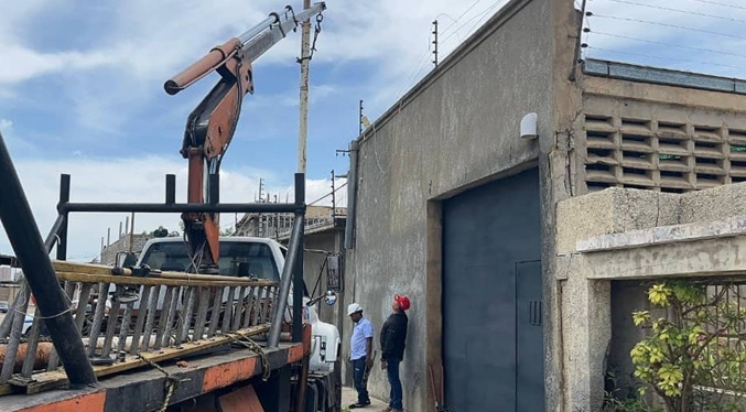 Mejoran servicio eléctrico en comunidades marabinas afectadas por las lluvias