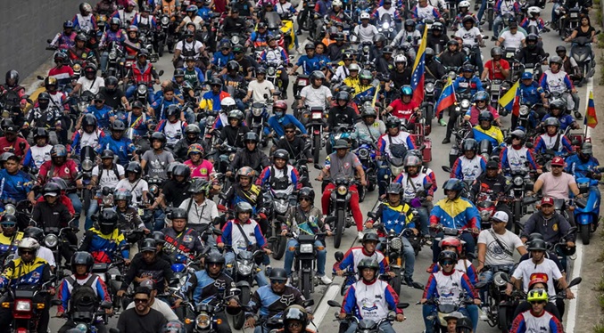 Simpatizantes oficialistas juran a Chávez defender a Venezuela de las «amenazas» de EEUU