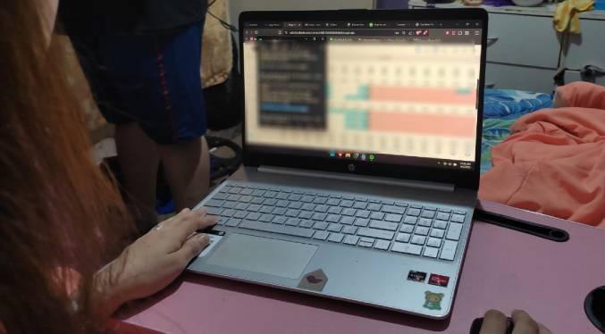 El 80 % de los jóvenes buscan teletrabajo como fuente principal de empleo, según docente