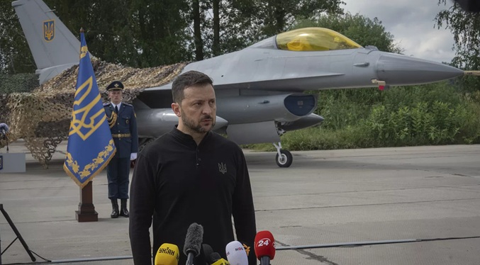 Zelenski celebra el Día de la Fuerza Aérea con nombramiento de nuevo comandante