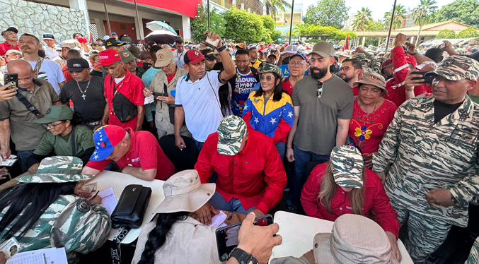 Zulianos atienden convocatoria del presidente Maduro para alistamiento militar