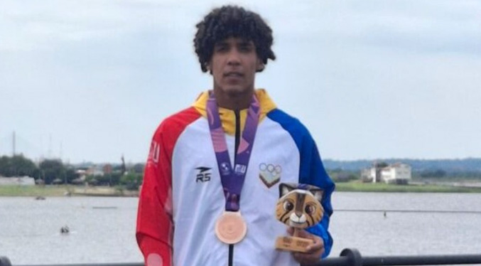 Reinaldo Argüello gana histórica medalla para el canotaje