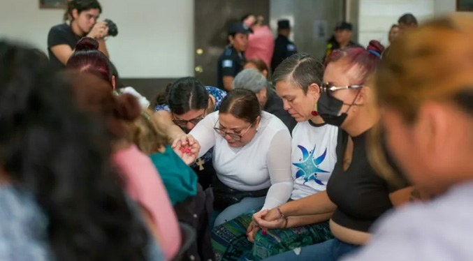 Condenan a seis exfuncionarios por muerte de 41 niñas en incendio de 2017 en Guatemala