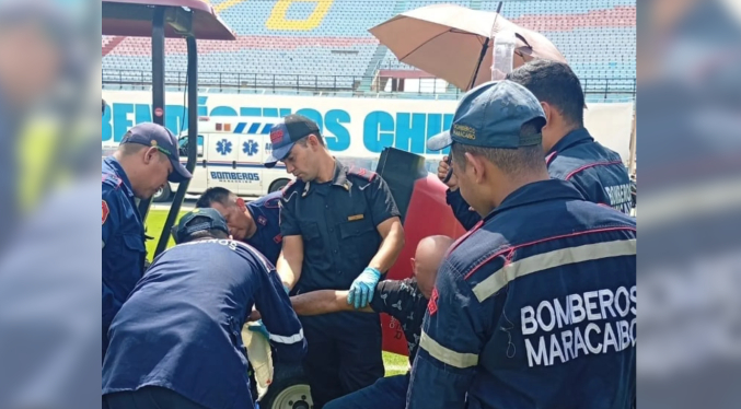 Bomberos de Maracaibo intervienen en incidente de trabajador con una cortadora de grama