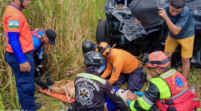 Cinco heridos tras el vuelco de un vehículo en Barinas