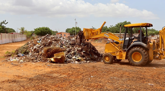 Alcaldía de San Francisco da respuesta al problema de la basura en José Domingo Rus