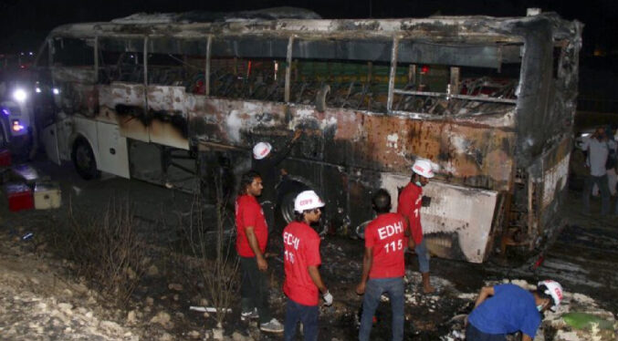Mujer muere al saltar desde un autobús en marcha en Yaracuy