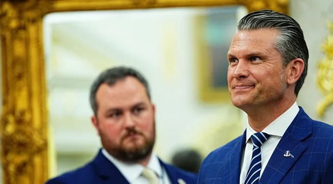 El Pentágono despide al jefe de Agencia de Inteligencia tras un informe crítico sobre Irán