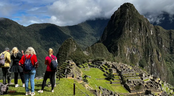 Exigen eliminar venta presencial de entradas a Machu Picchu