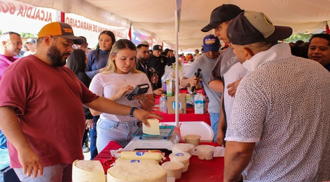 Más de 4.5 toneladas de alimentos distribuye Alcaldía en el Mercado Popular en el oeste de Maracaibo