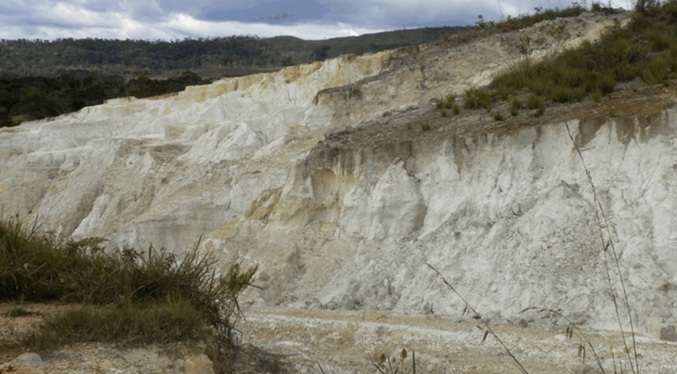 Venezuela exportará 360.000 toneladas de arcilla blanca al año