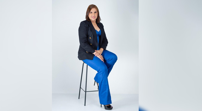 Elizabeth Valero presenta su nuevo libro “Oratoria: El poder de la palabra”