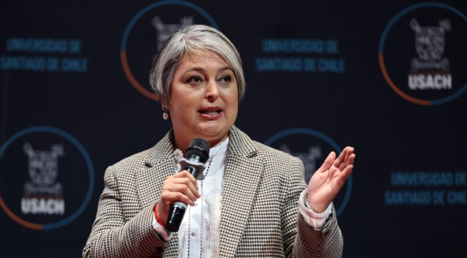 Cuba «no es una democracia», dice la candidata presidencial comunista de Chile