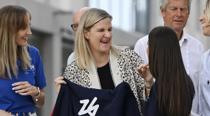 La presidenta del COI califica de «fantástica» la Villa Olímpica de Milán 2026