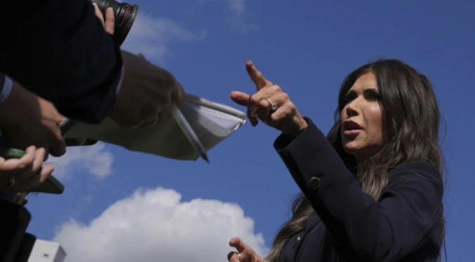 Noem afirma que redada de coreanos en planta de Hyundai en Georgia no frenará inversión en EEUU