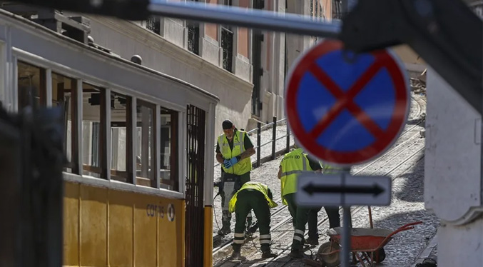 El cable subterráneo entre los vagones del funicular accidentado en Lisboa cedió, según los técnicos