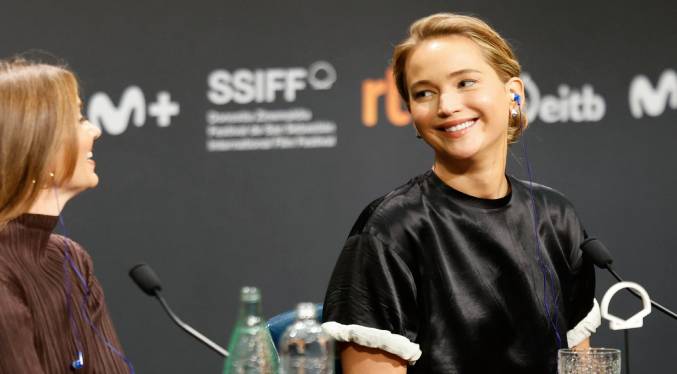 Lawrence recibe el Premio Donostia «asombrada» de compartirlo con Almodóvar o Meryl Streep