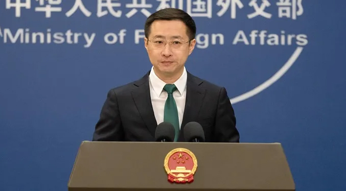 China asegura que trabaja con todas las partes para «evitar una escalada» en Venezuela