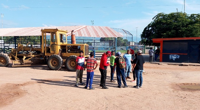 Inician Plan de limpieza del Polideportivo Mario Romero en Machiques
