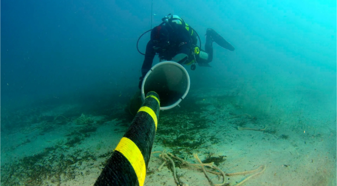 Corte de cables submarinos en el mar Rojo interrumpe acceso a internet en Asia y Oriente Medio