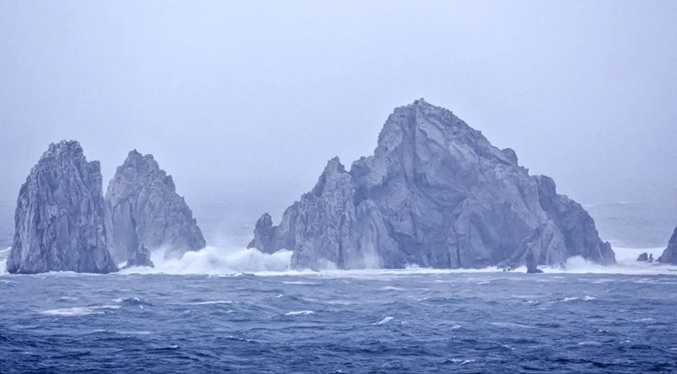 México prevé que la tormenta Lorena toque tierra como huracán categoría 1 esta semana