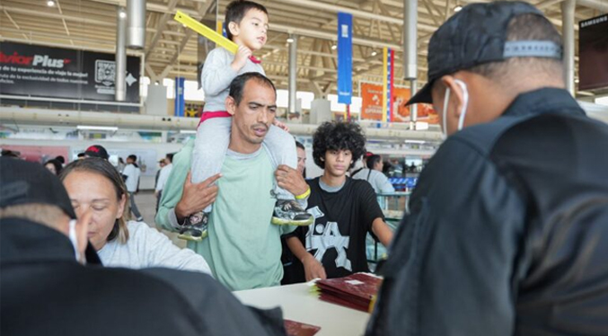 Llegan a Venezuela cuatro niños que estaban «retenidos» en EEUU