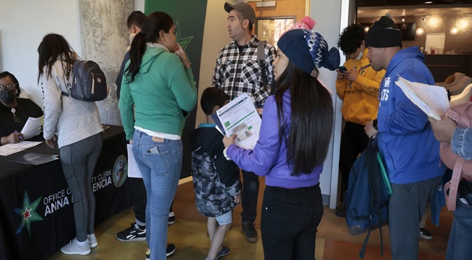 Inmigrantes en Chicago están en vilo por planes de militarización federal de la ciudad