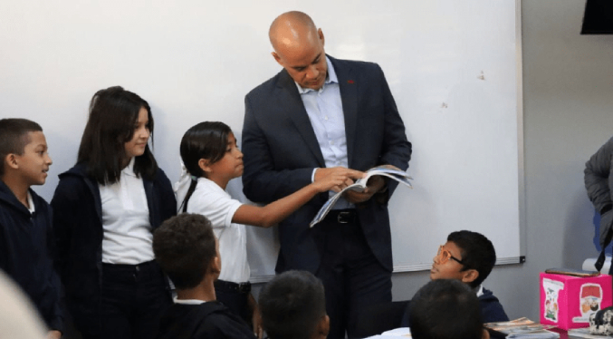 Ministro para la Educación Héctor Rodríguez da la bienvenida al año escolar 2025-2026