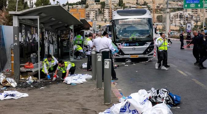 Seis muertos deja un ataque a tiros contra una parada de autobús en Jerusalén