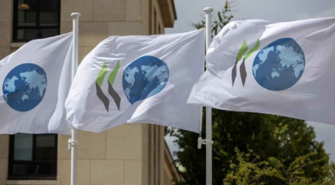 La economía mundial resiste mejor de lo previsto a los aranceles de Trump, según la OCDE