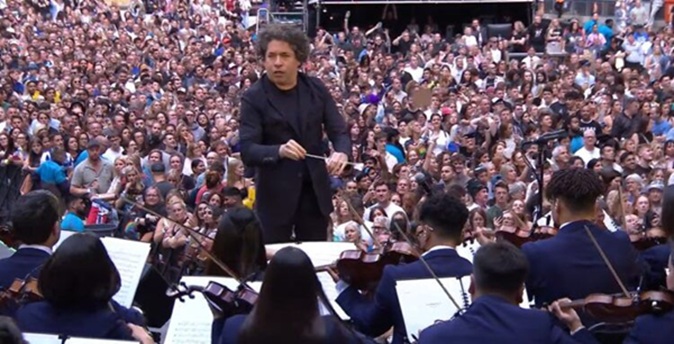 Orquesta Sinfónica Simón Bolívar aún brilla con Coldplay en Londres