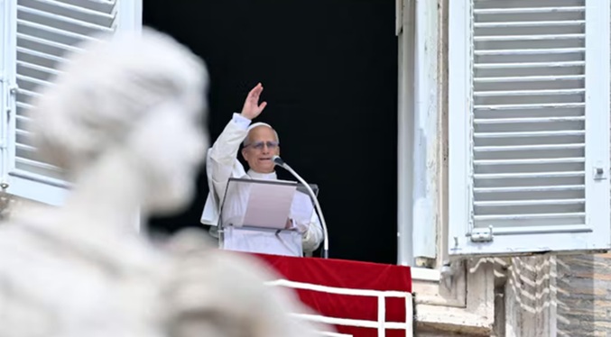 El papa agradece los rezos por su 70 cumpleaños ante una multitud con presencia peruana