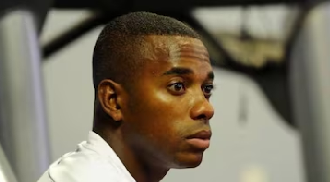 Justicia brasileña mantiene en prisión a Robinho tras rechazo de nuevo recurso