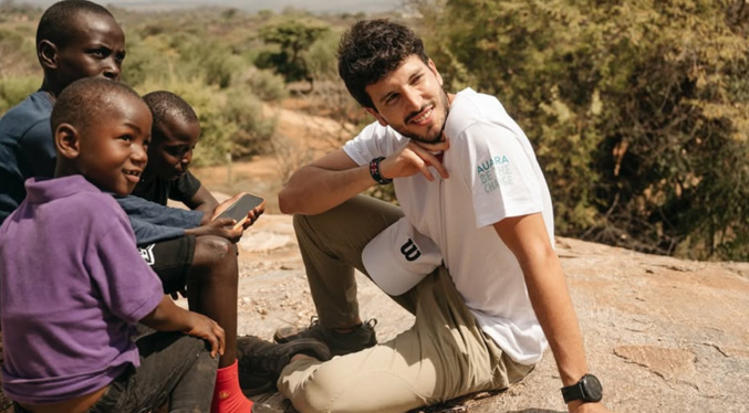 Sebastián Yatra se inspira en África para su videoclip Amén