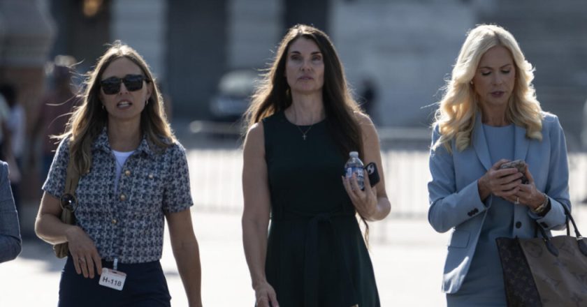 Un comité de la Cámara de Representantes de EEUU publica documentos del caso Epstein