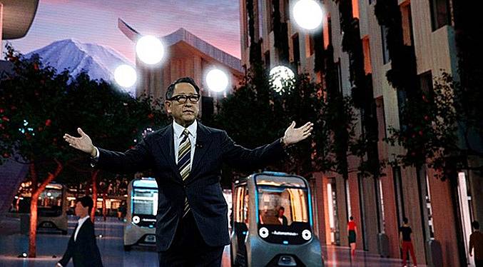 Toyota inaugura una ciudad experimental con coches autopilotados y robots en Japón