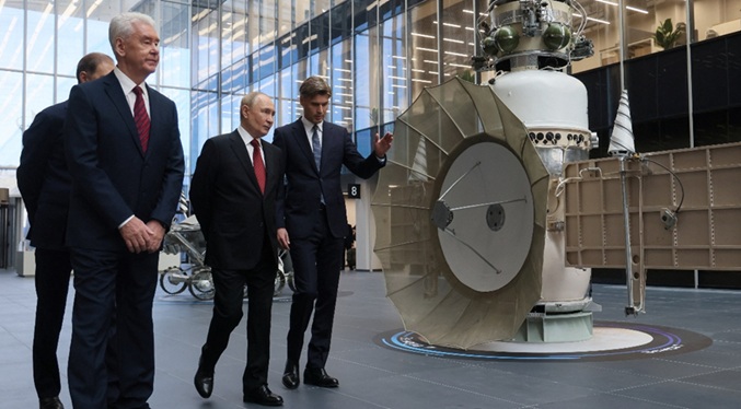 Putin inaugura en Moscú el nuevo Centro Espacial Nacional