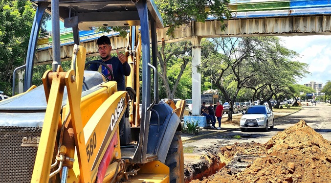 Cien mil zulianos atendidos con reparación de averías en la avenida Universidad de Maracaibo