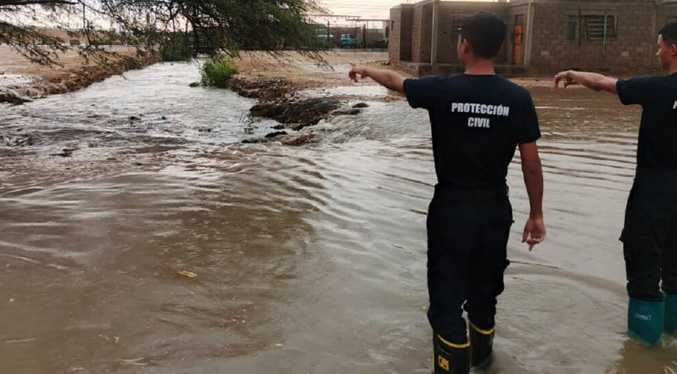 Autoridades atienden afectaciones por las precipitaciones en Falcón