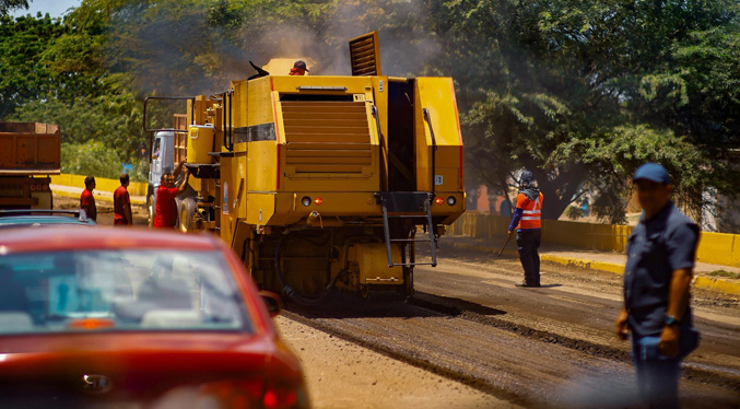 Gobernación inicia plan de asfaltado en la Circunvalación 1