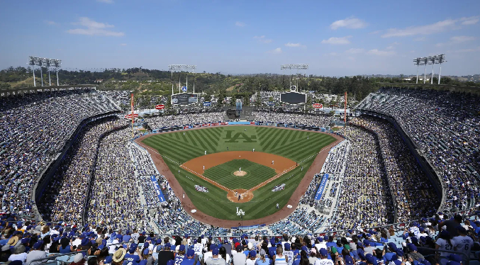 Dodgers logran récord de asistencia con más de cuatro millones de fanáticos