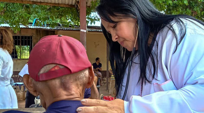 Garantizan atención médica integral a adultos mayores en San Isidro