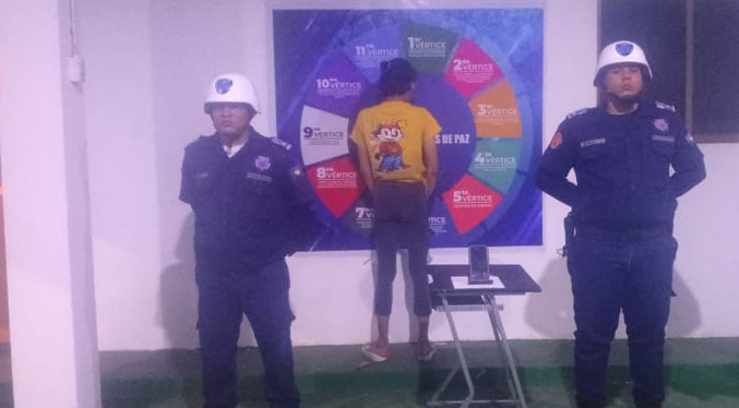 Arrestado por exponer en redes sociales a un niño que hacía una necesidad fisiológica